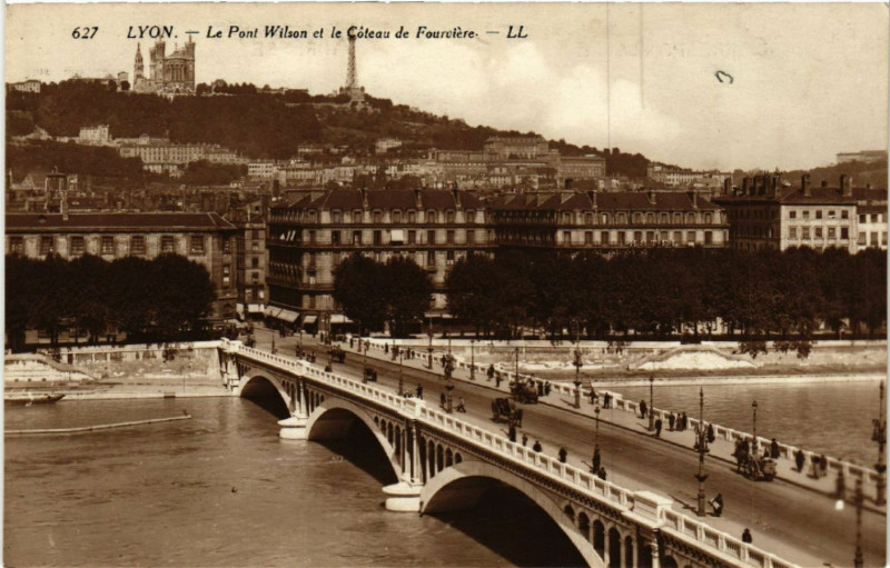 Carte postale ancienne Lyon Le Pont Wilson et le Coteau de Fourviere à Lyon