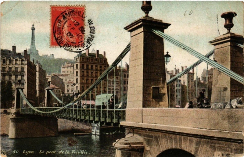 Carte postale ancienne Lyon Le Pont de la Feuillee à Lyon