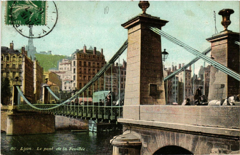 Carte postale ancienne Lyon Le Pont de la Feuillee à Lyon