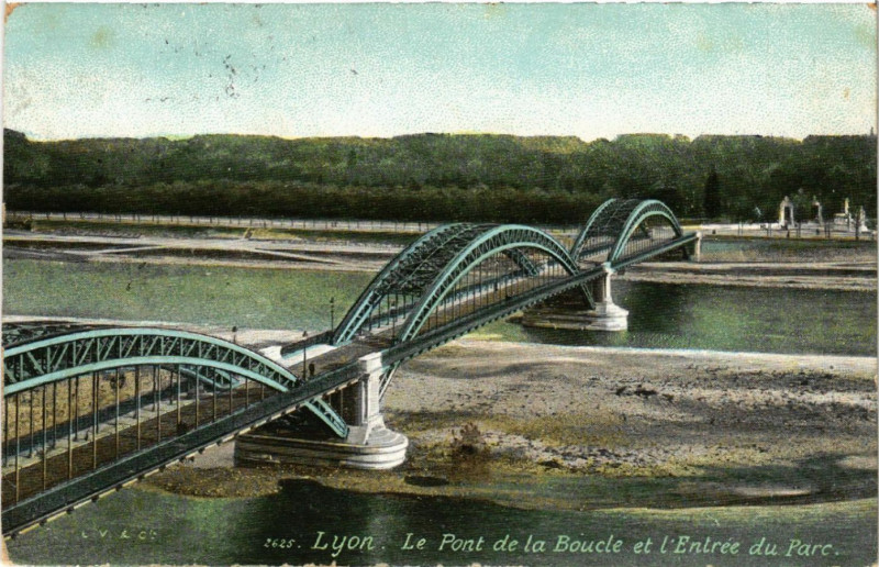 Carte postale ancienne Lyon Le Pont de la Boucle et l'Entrée du Parc à Lyon