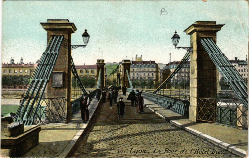 Carte postale ancienne Lyon le Pont de l'Hotel Dieu à Lyon
