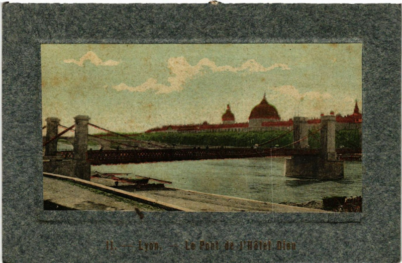 Carte postale ancienne Lyon le Pont de l'Hotel Dieu à Lyon