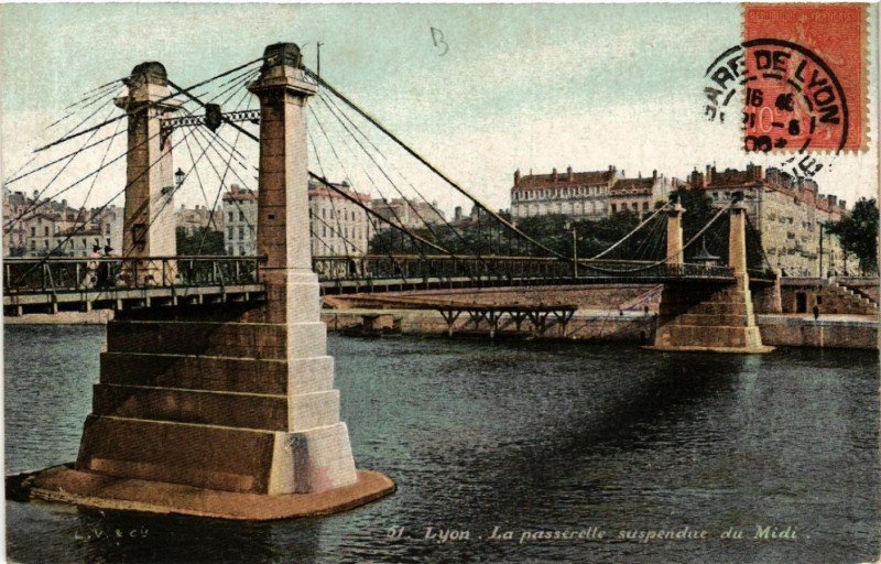 Carte postale ancienne Lyon La Passerelle suspendue du Midi à Lyon
