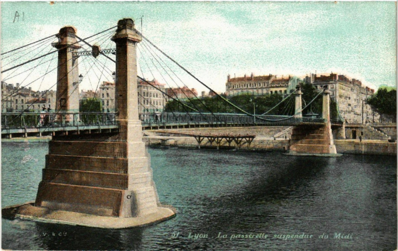 Carte postale ancienne Lyon La Passerelle suspendue du Midi à Lyon