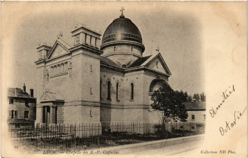Carte postale ancienne Lyon Chapelle des R.P. Capucins à Lyon