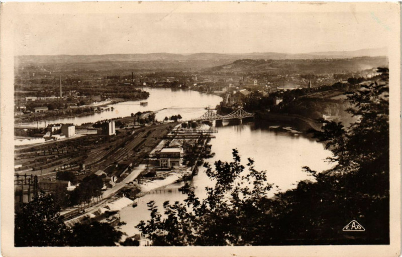 Carte postale ancienne Lyon Confluent du Rhone et de la Saone ` à Lyon