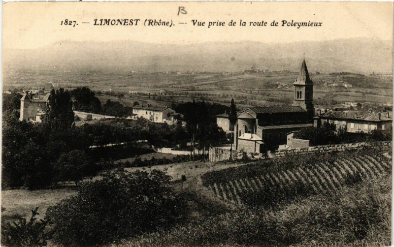Carte postale ancienne Limonest vue prise de la route de Poleymieux à Limonest