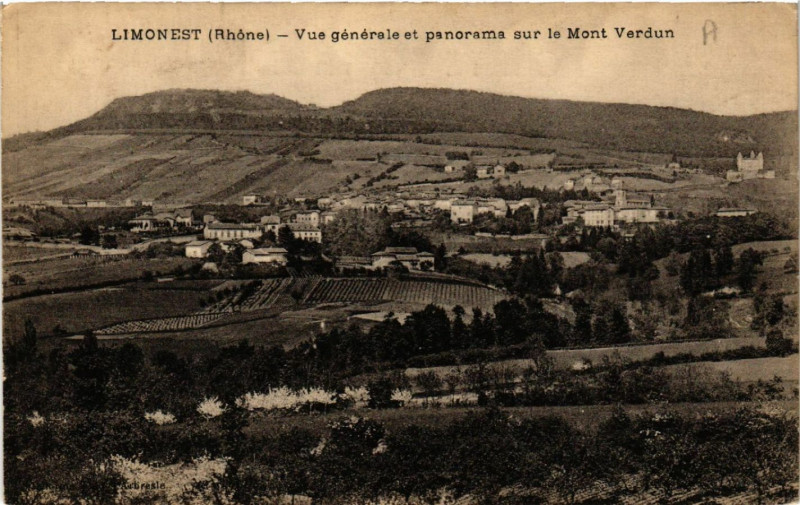 Carte postale ancienne Limonest Vue générale et Panorama sur le Mont Verdun à Limonest
