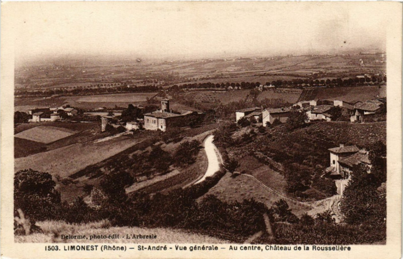 Carte postale ancienne Limonest St-Andre vue générale Au centre Chateau de la Rousseliere à Limonest