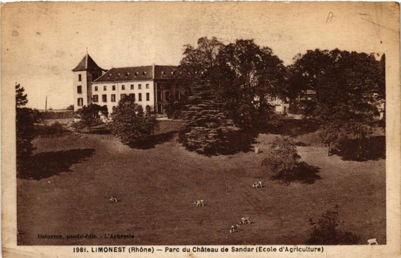 Carte postale ancienne Limonest Parc du Chateau de Sandar Ecole 'Agriculture à Limonest