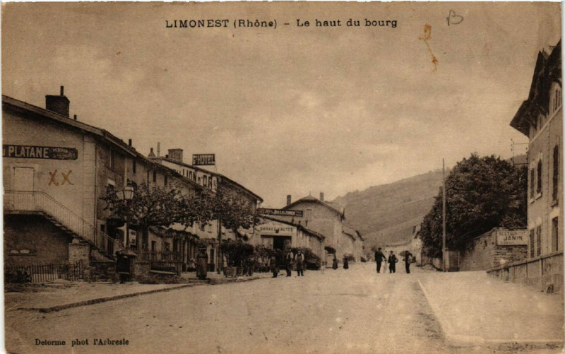 Carte postale ancienne Limonest Le Haut du Bourg à Limonest