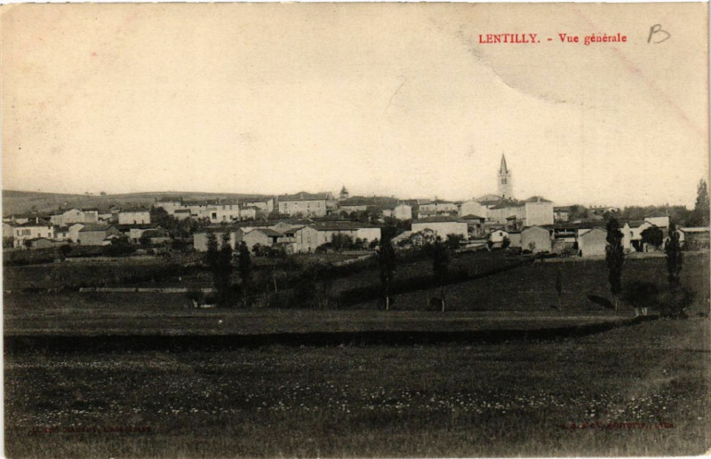 Carte postale ancienne Lentilly Vue générale à Lentilly