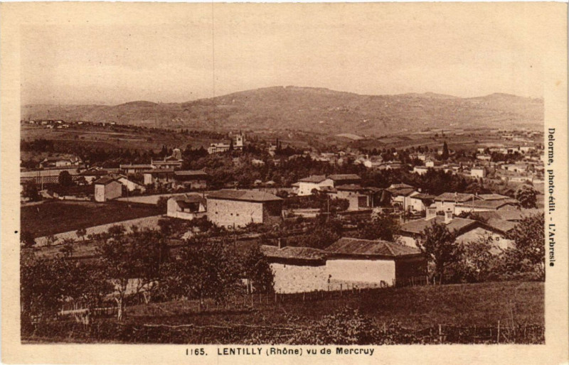 Carte postale ancienne Lentilly vu de Mercury à Lentilly