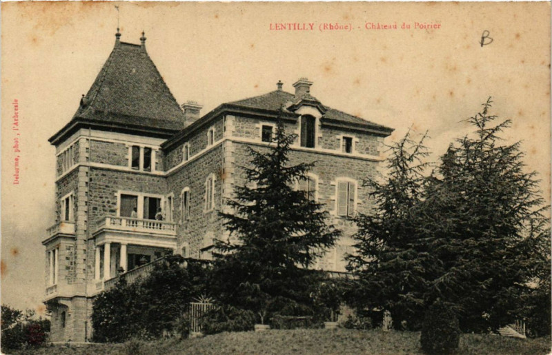 Carte postale ancienne Lentilly Chateau du Poirier à Lentilly
