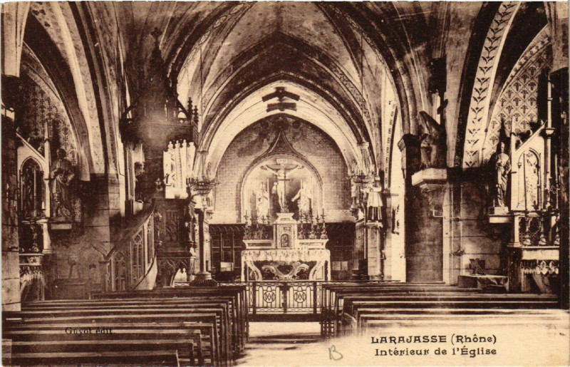 Carte postale ancienne Larajasse Interieur de l'Eglise à Larajasse