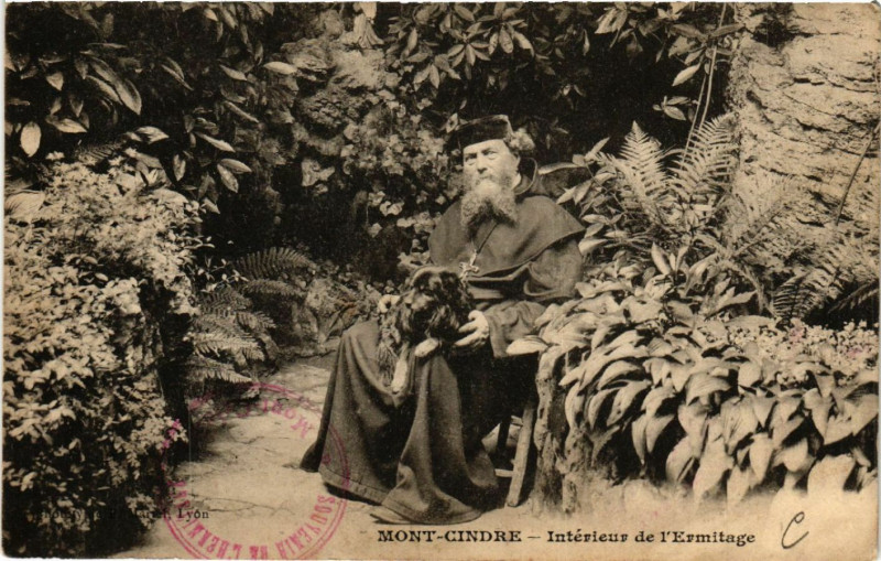 Carte postale ancienne Mont-Cindre Interieur de l'Ermitage