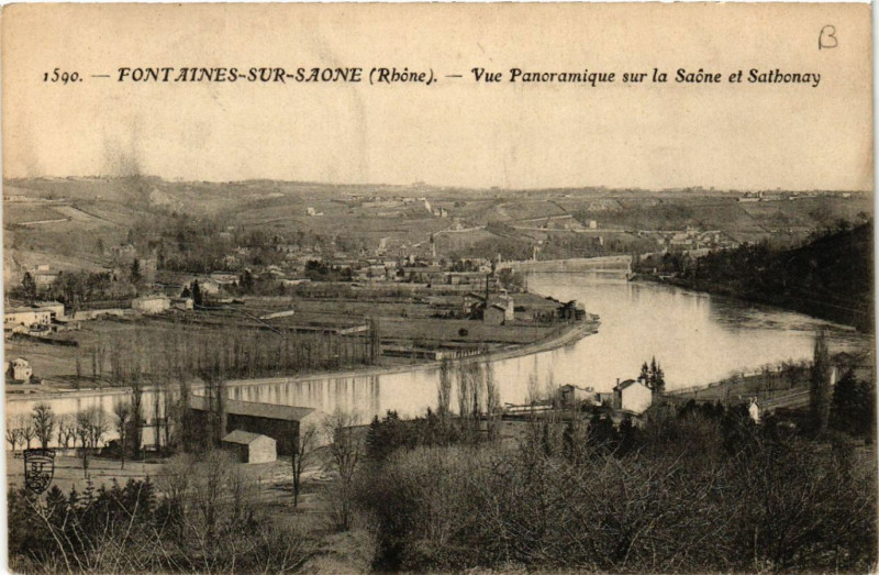 Carte postale ancienne Fontaines-sur-Saone vue panoramique sur la Saone et Sathonay à Fontaines-sur-Saône