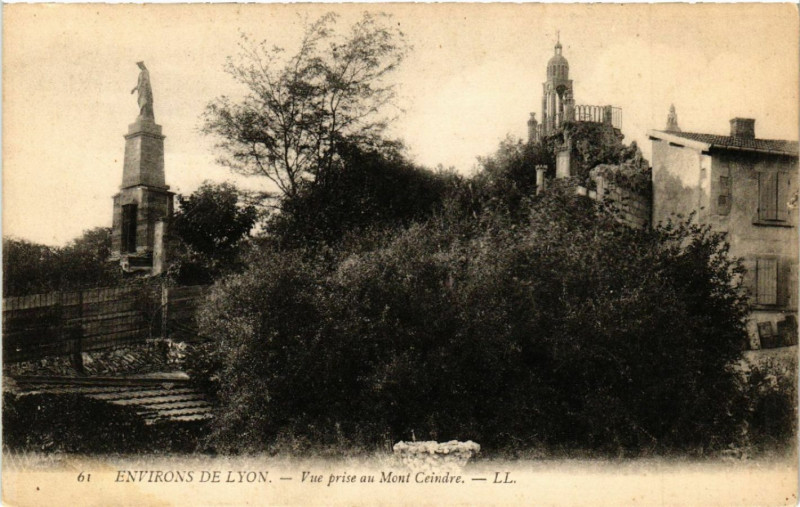 Carte postale ancienne Env. de Lyon Vue prise au Mont Ceindre à Lyon