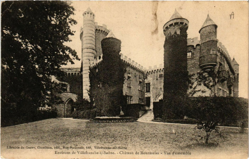 Carte postale ancienne Chateau de Montmelas vue d'ensemble