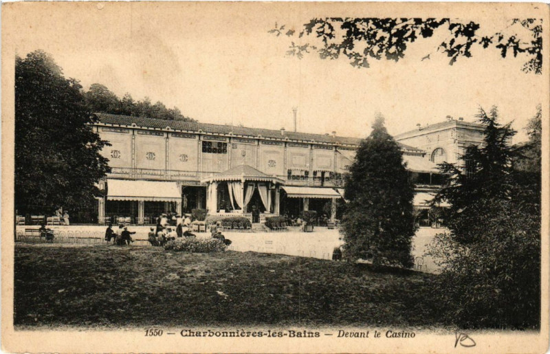 Carte postale ancienne Charbonnieres-les-Bains Devant le Casino à Charbonnières-les-Bains