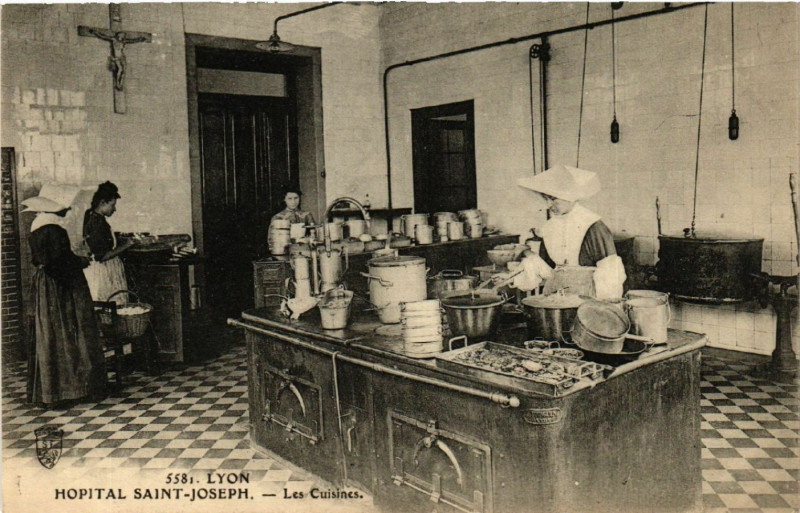 Carte postale ancienne Lyon - Hopital St-Joseph à Lyon