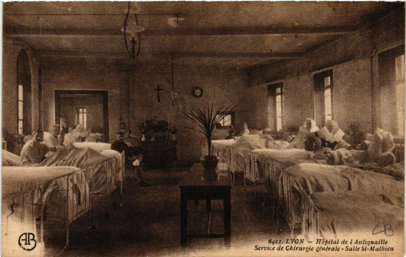 Carte postale ancienne Lyon - Hopital de l'Antiquaille à Lyon