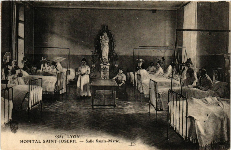 Carte postale ancienne Lyon - Hopital St-Joseph - Salle Ste-Marie à Lyon