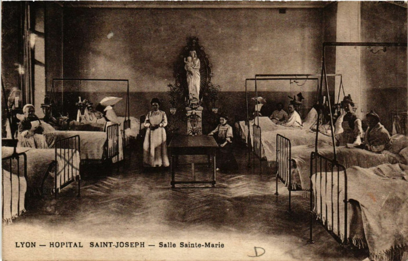 Carte postale ancienne Lyon - Hopital St-Joseph - Salle Ste-Marie à Lyon