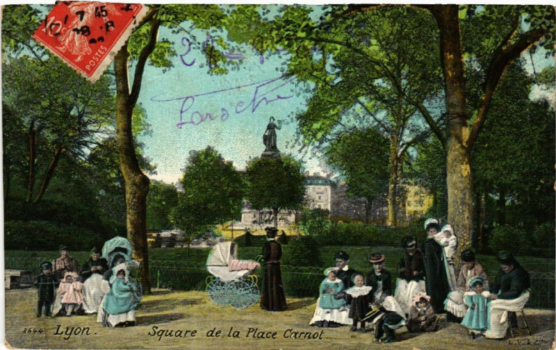 Carte postale ancienne Lyon - Square de la Place Carnot à Lyon
