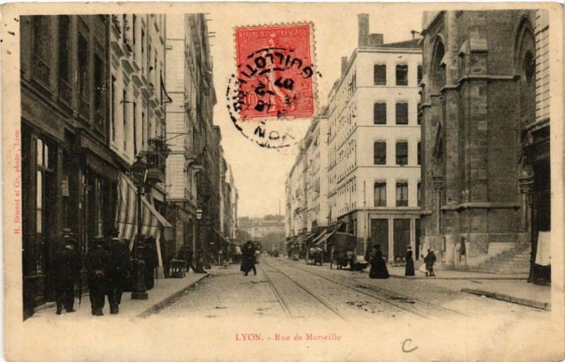 Carte postale ancienne Lyon - Rue de Marseille à Lyon