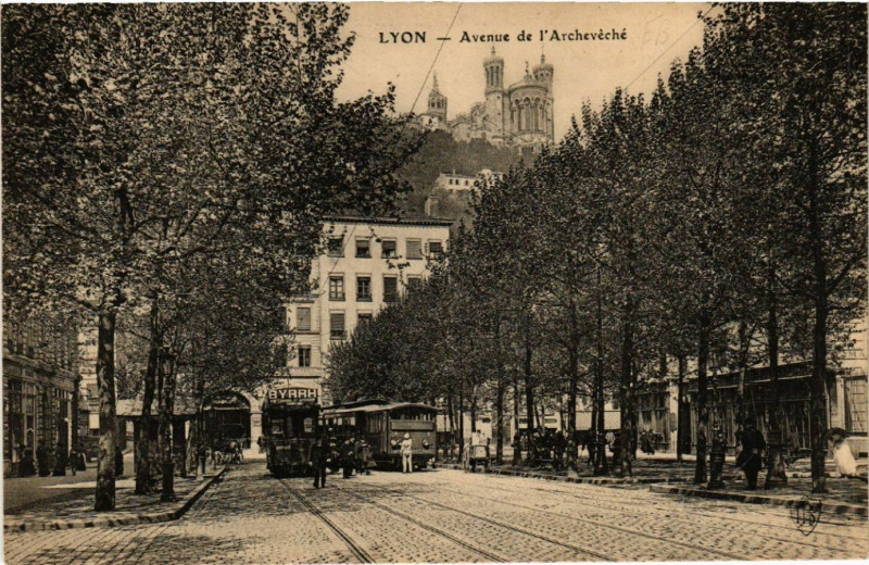 Carte postale ancienne Lyon - Avenue de L'Archeveche à Lyon
