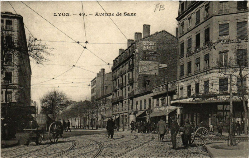 Carte postale ancienne Lyon - Avenue de Saxe à Lyon