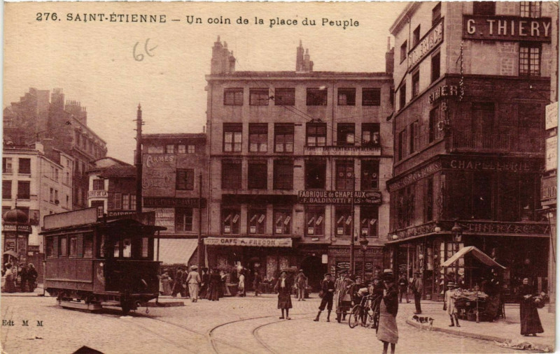 Carte postale ancienne Saint Etienne- Un coin de la Place du Peuple France à Saint-Étienne