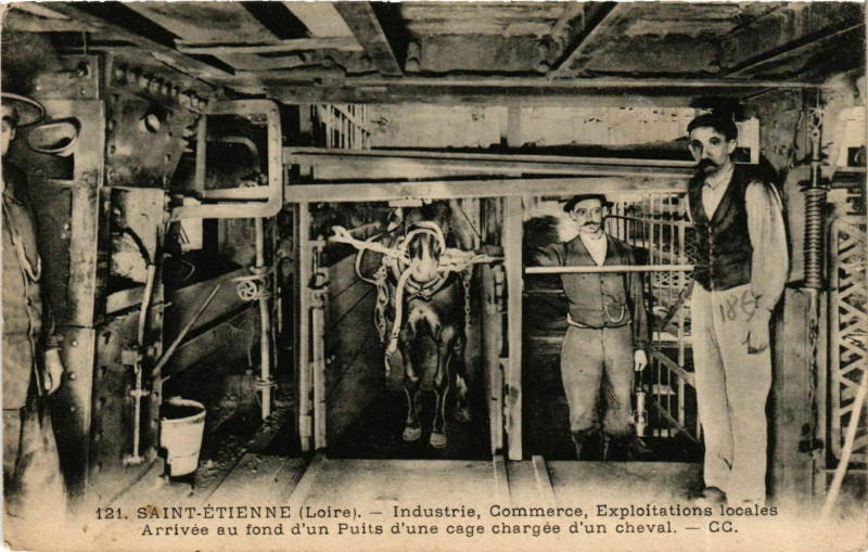 Carte postale ancienne Saint Etienne- Arrivee au fond d'un Puits France à Saint-Étienne