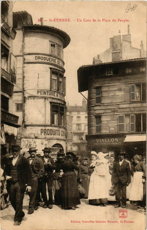 Carte postale ancienne Saint Etienne- Un coin de la Place du Peuple France à Saint-Étienne