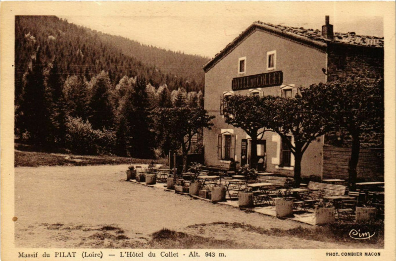Carte postale ancienne Massif du Pilat - L'Hotel du Collet France