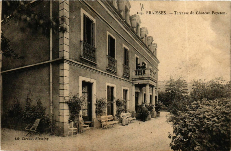 Carte postale ancienne Fraisses - Terrasse du Chateau Poyeton France à Fraisses