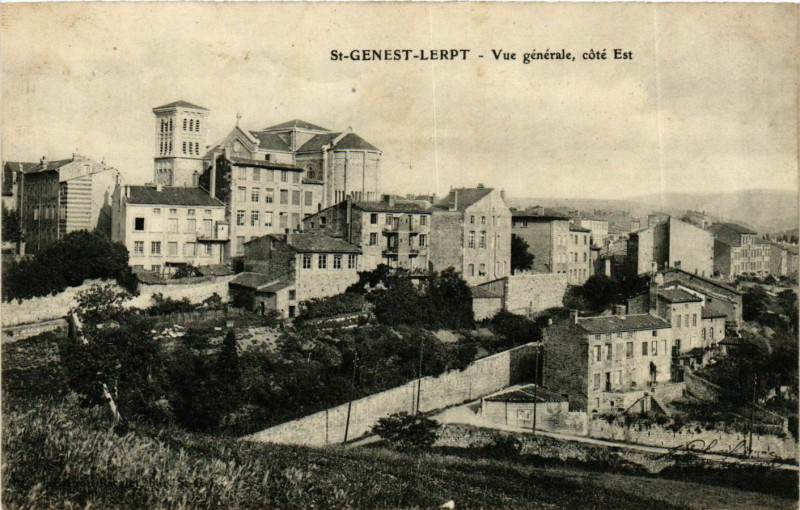 Carte postale ancienne Saint-Genest-Lerpt - Vue Generale - Cote Est France à Saint-Genest-Lerpt