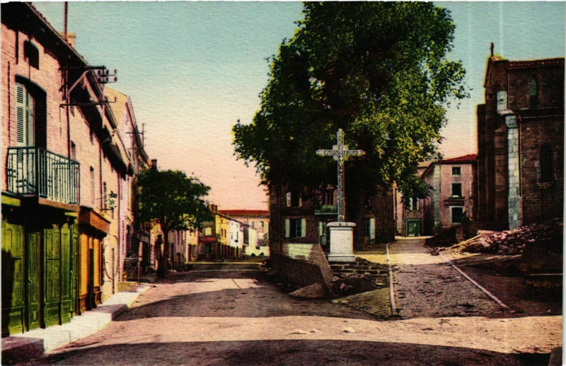 Carte postale ancienne Saint-Maurice-en-Gourgois - Place et Grande Rue France à Saint-Maurice-en-Gourgois