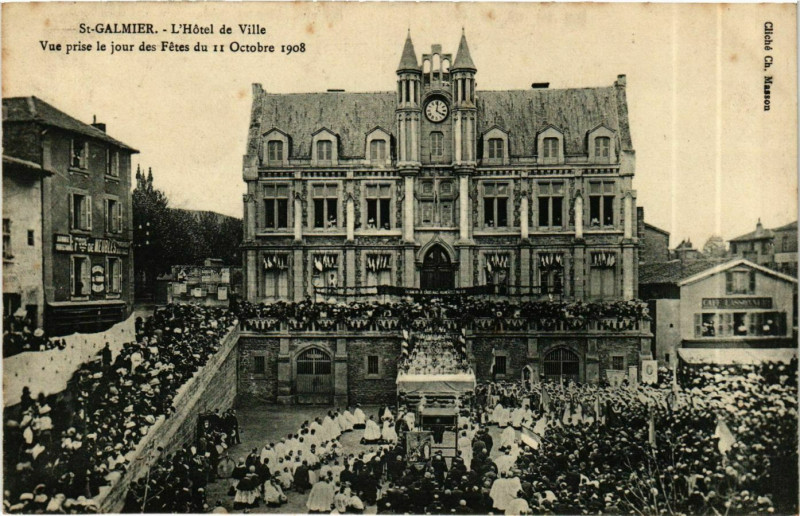 Carte postale ancienne Saint-Galmier - L'Hotel de Ville - Jour des Fetes - 1908 France à Saint-Galmier