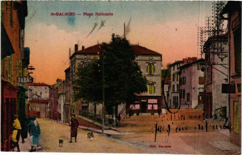 Carte postale ancienne Saint-Galmier - Place Nationale France à Saint-Galmier