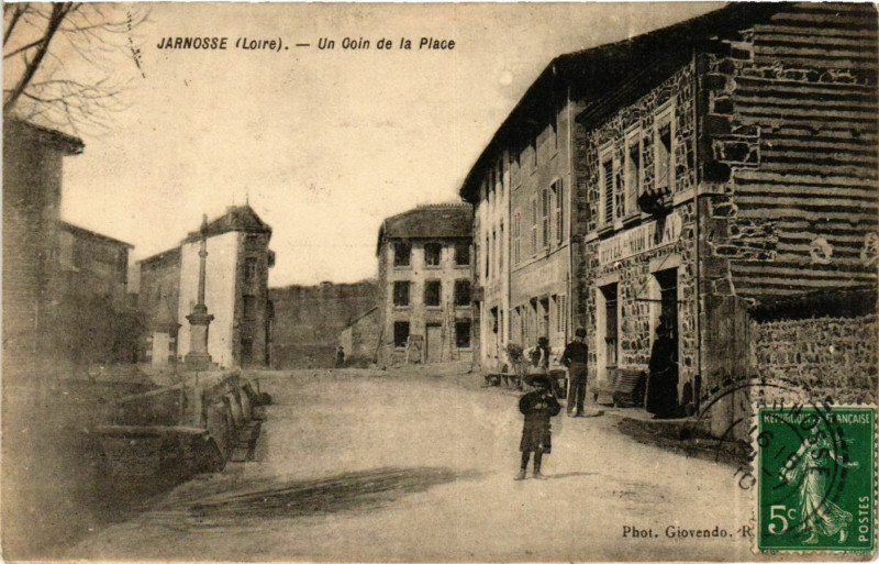 Carte postale ancienne Jarnosse - Un Coin de la Place France à Jarnosse