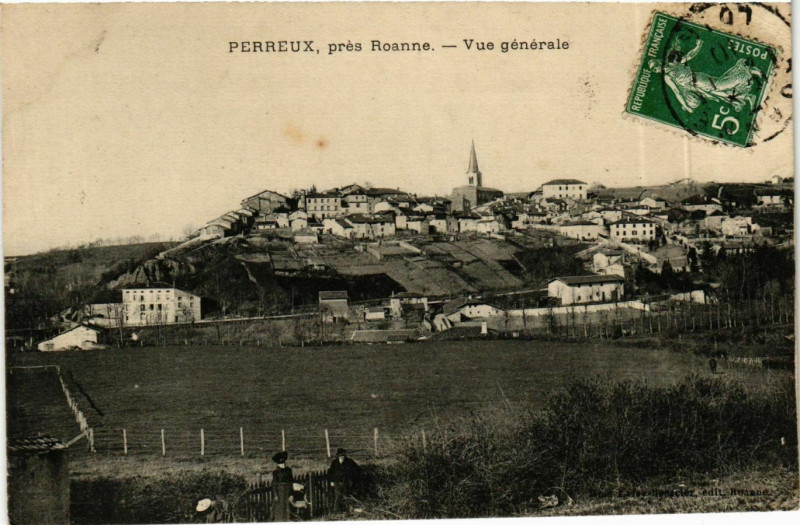 Carte postale ancienne Perreux - Vue Generale - pres Roanne France à Perreux