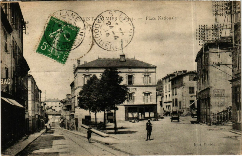 Carte postale ancienne Saint-Galmier - Place Nationale France à Saint-Galmier