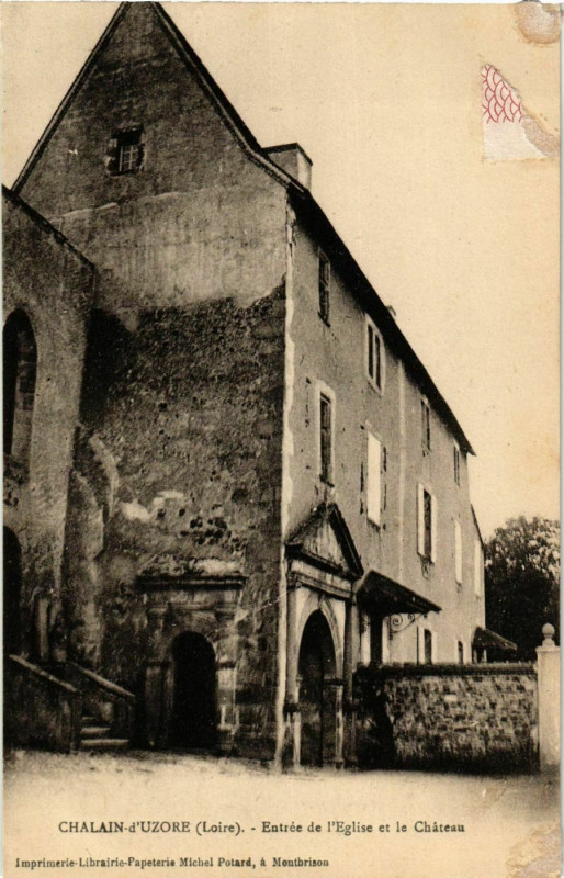 Carte postale ancienne Chalain-d'Uzore - Entree de l'Eglise et le Chateau France à Chalain-d'Uzore
