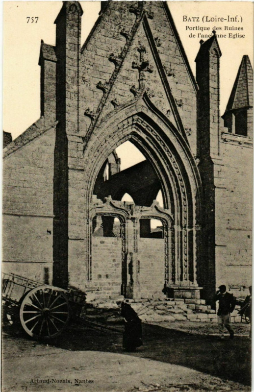 Carte postale ancienne Batz - Portique des Ruines de l'Ancienne Eglise France