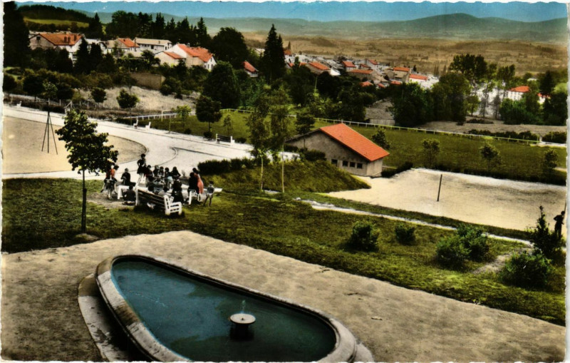 Carte postale ancienne Noiretable- Un coin du Parc France à Noirétable