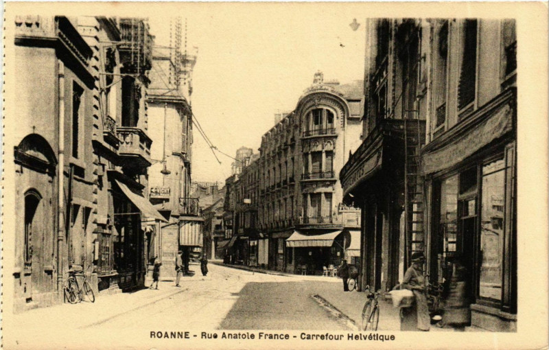 Carte postale ancienne Roanne- Rue Anatole France ,Carrefour Heivetique France à Roanne