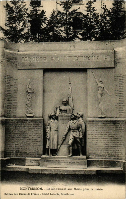 Carte postale ancienne Montbrison- Le Monument aux Morts pour la Patrie France à Montbrison