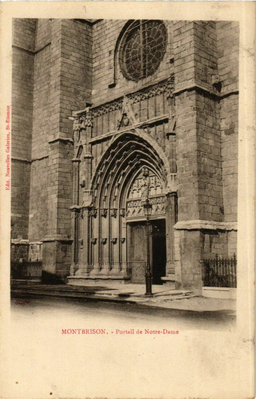 Carte postale ancienne Montbrison- Portail de Notre Dame France à Montbrison
